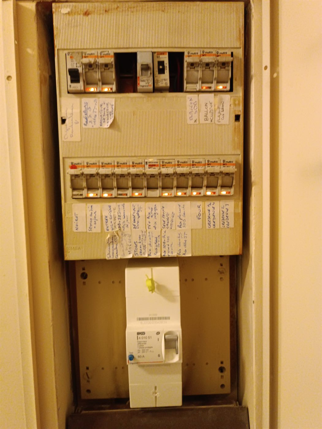 Ancien tableau electrique avant renovation